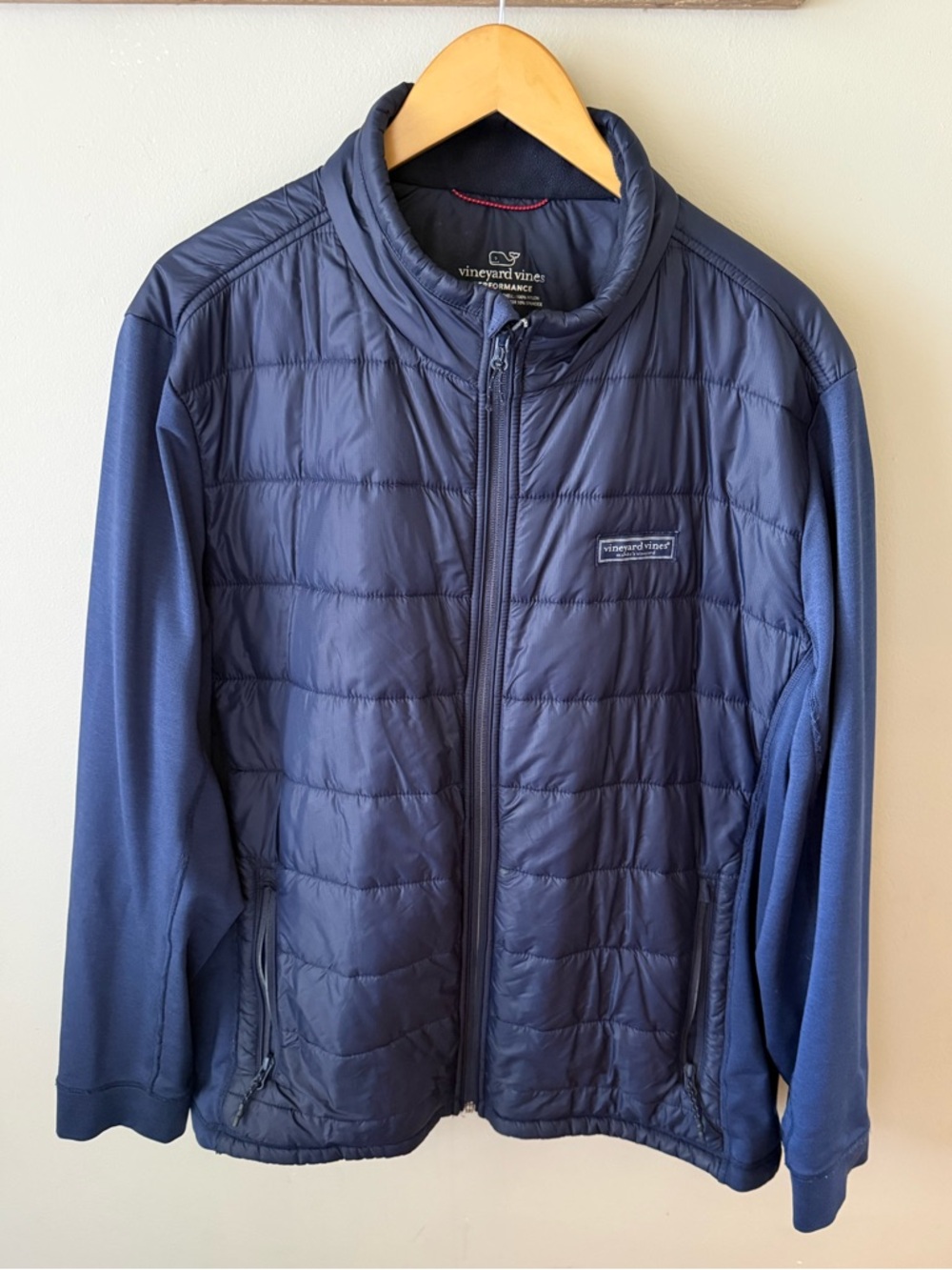 Vineyard Vines Men’s Navy Quilted Hybrid Performance Jacket